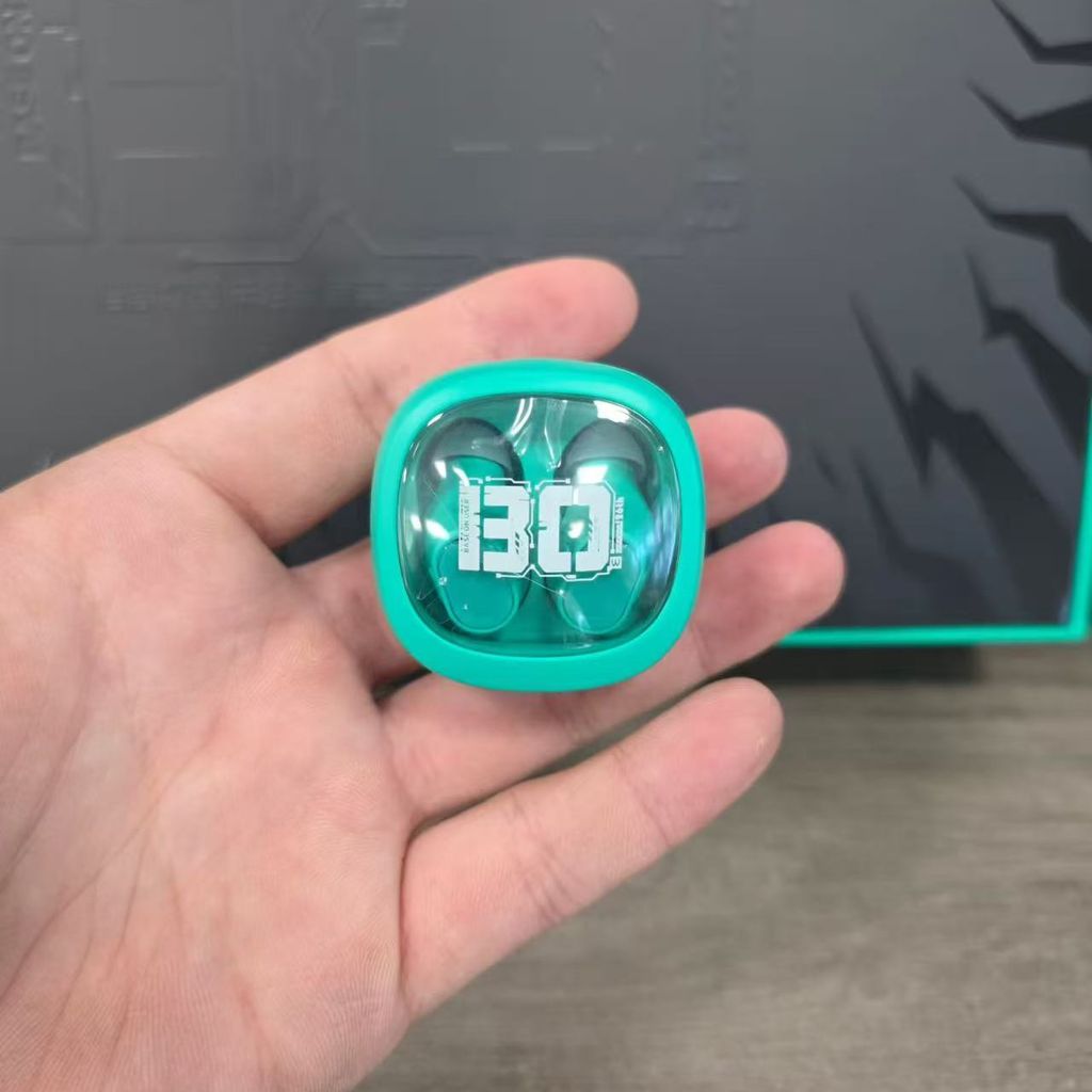Bộ quà tặng Baseus Limited Edition gồm Pin dự phòng + sạc 30W + tai nghe + ổ điện thực tế Bộ quà tặng Baseus Limited Edition gồm Pin dự phòng + sạc 30W + tai nghe + ổ điện - Góc chụp chi tiết thực tế 11