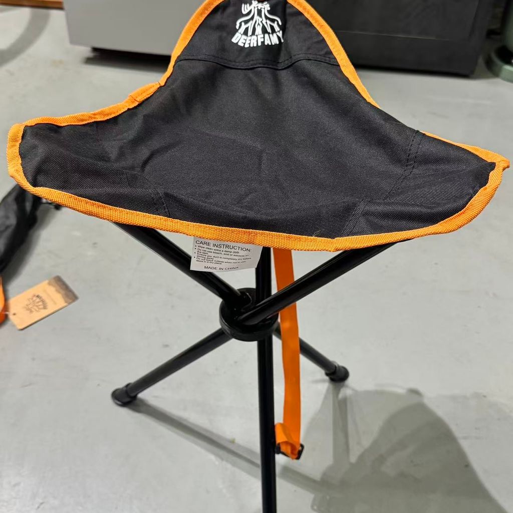 Ghế Xếp 3 Chân Dã Ngoại DEERFAMY Portable Tripod Stool (Hàng Amazon) thực tế Ghế Xếp 3 Chân Dã Ngoại DEERFAMY Portable Tripod Stool (Hàng Amazon) - Góc chụp chi tiết thực tế 11