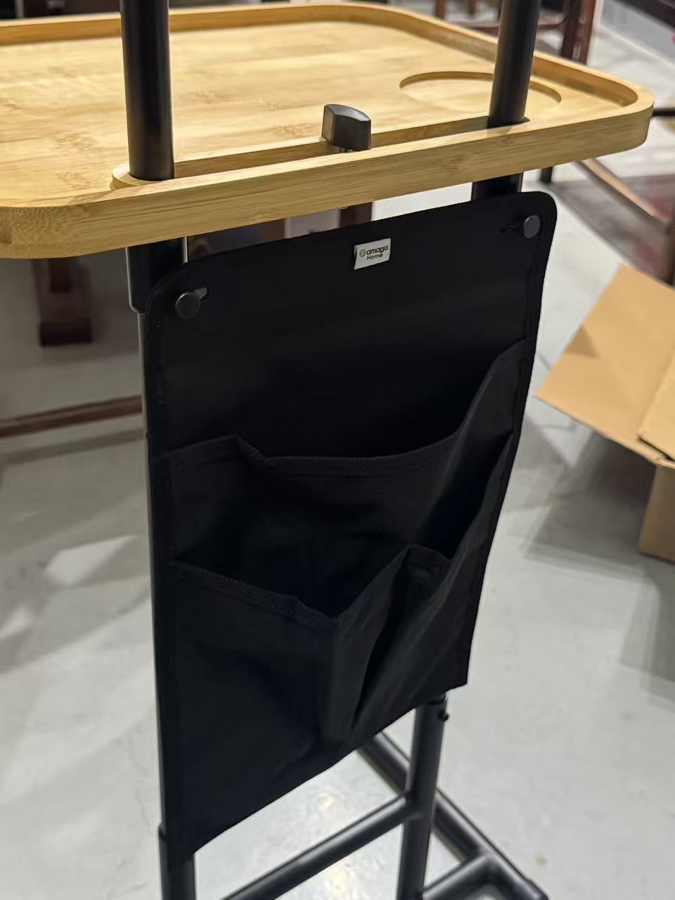 Bàn Di Động Đa Năng YAMAGA HOME (Kê Đầu Giường, Sofa, Bồn Tắm) thực tế Bàn Di Động Đa Năng YAMAGA HOME (Kê Đầu Giường, Sofa, Bồn Tắm) - Góc chụp chi tiết thực tế 15