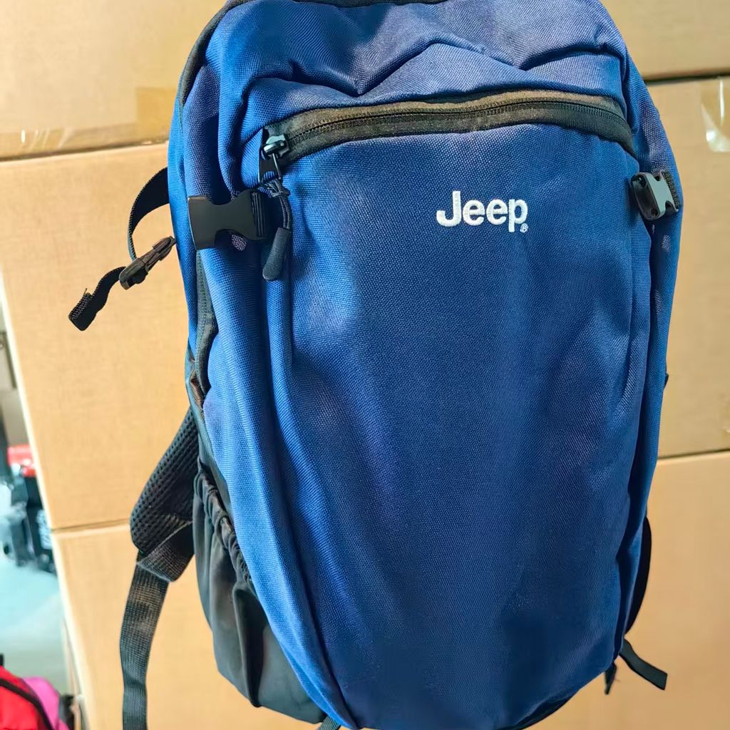 Balo JEEP Thời Trang Nhiều Ngăn Vải Chống Nước Cao Cấp thực tế Balo JEEP Thời Trang Nhiều Ngăn Vải Chống Nước Cao Cấp - Góc chụp chi tiết thực tế 5