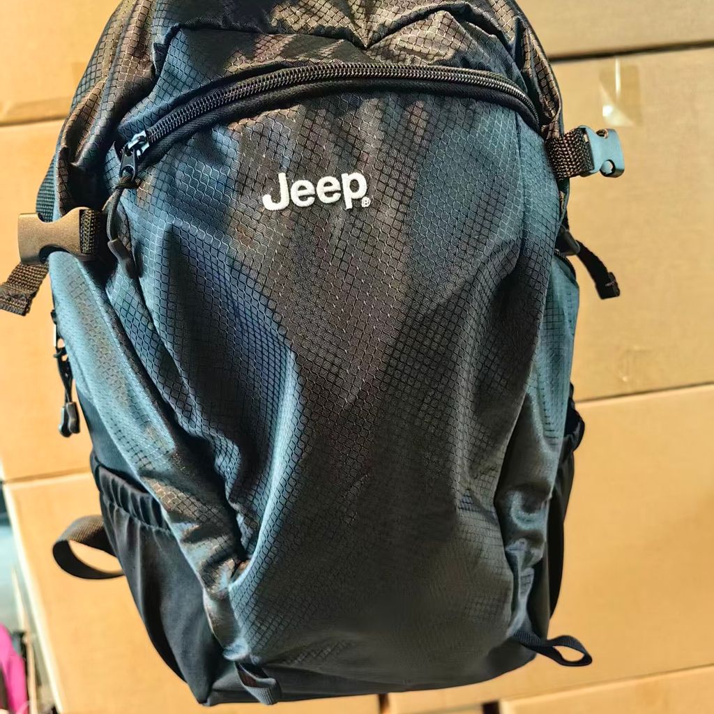 Balo JEEP Thời Trang Nhiều Ngăn Vải Chống Nước Cao Cấp thực tế Balo JEEP Thời Trang Nhiều Ngăn Vải Chống Nước Cao Cấp - Góc chụp chi tiết thực tế 11