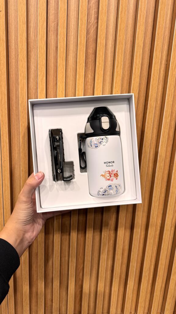 Hộp quà tặng Honor Gift (Huawei), gồm bình nước & giá đỡ điện thoại đa năng