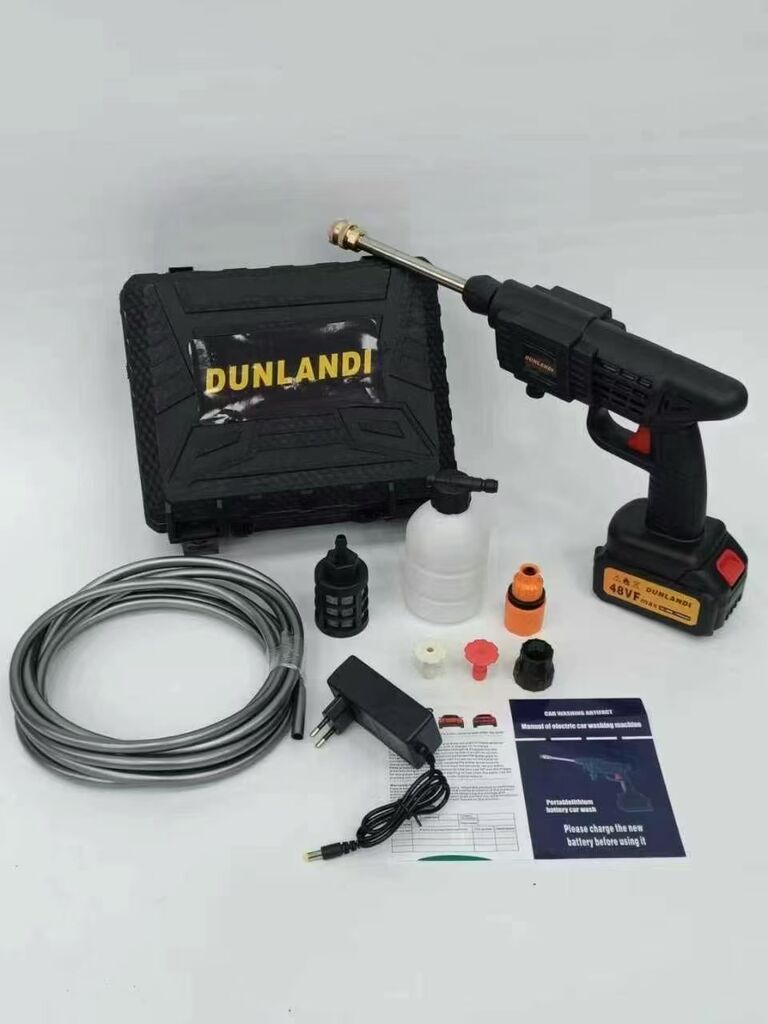Máy xịt rửa xe cầm tay dùng pin sạc hãng DUNLANDI 48VF