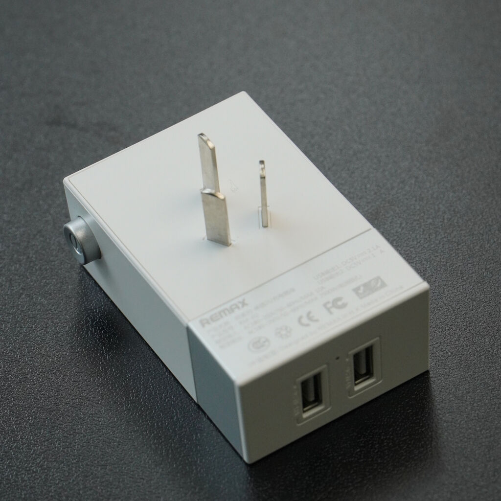 Củ Sạc Đa Năng REMAX RM-2U, có 1 cổng 220v + 2 cổng USB-A - Ảnh 7