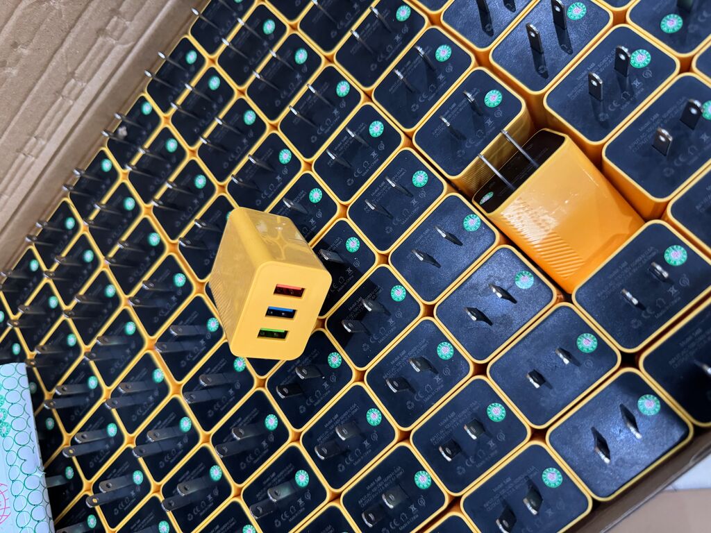 CỦ SẠC VÀNG 3 CỔNG USB ( OEM FAKE ) - Ảnh 2