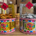 Gánh vàng bạc dâng Thần Tài