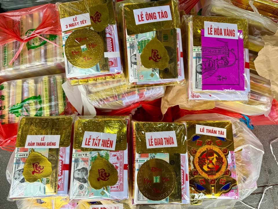 Lễ tiền vàng cúng tết
