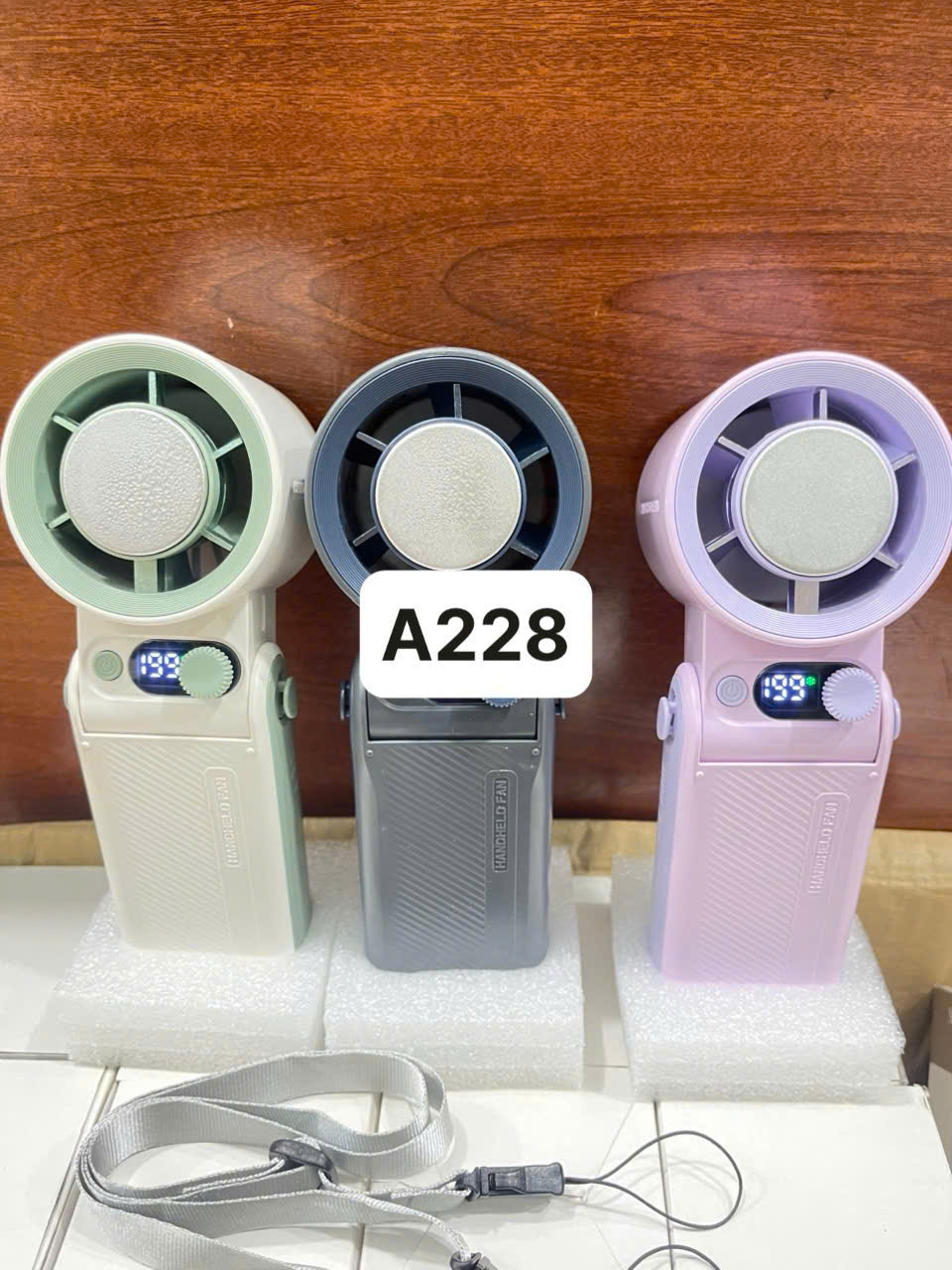 Quạt cầm tay mini sò lạnh A228