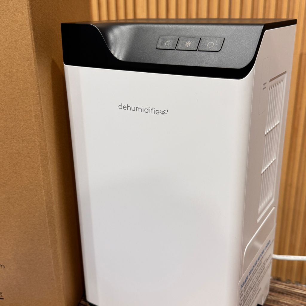 Máy hút ẩm bán dẫn thông minh Dehumidifier (hàng Amazon Mỹ )- có remote, đèn diệt khuẩn