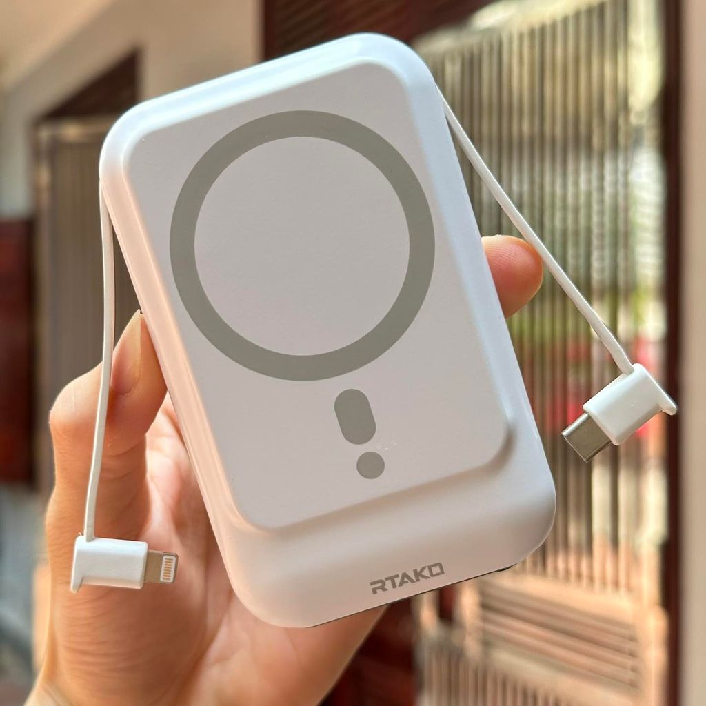 Pin dự phòng hít lưng 10.000mah Rtako, liền sẵn 2 cáp ip và type c