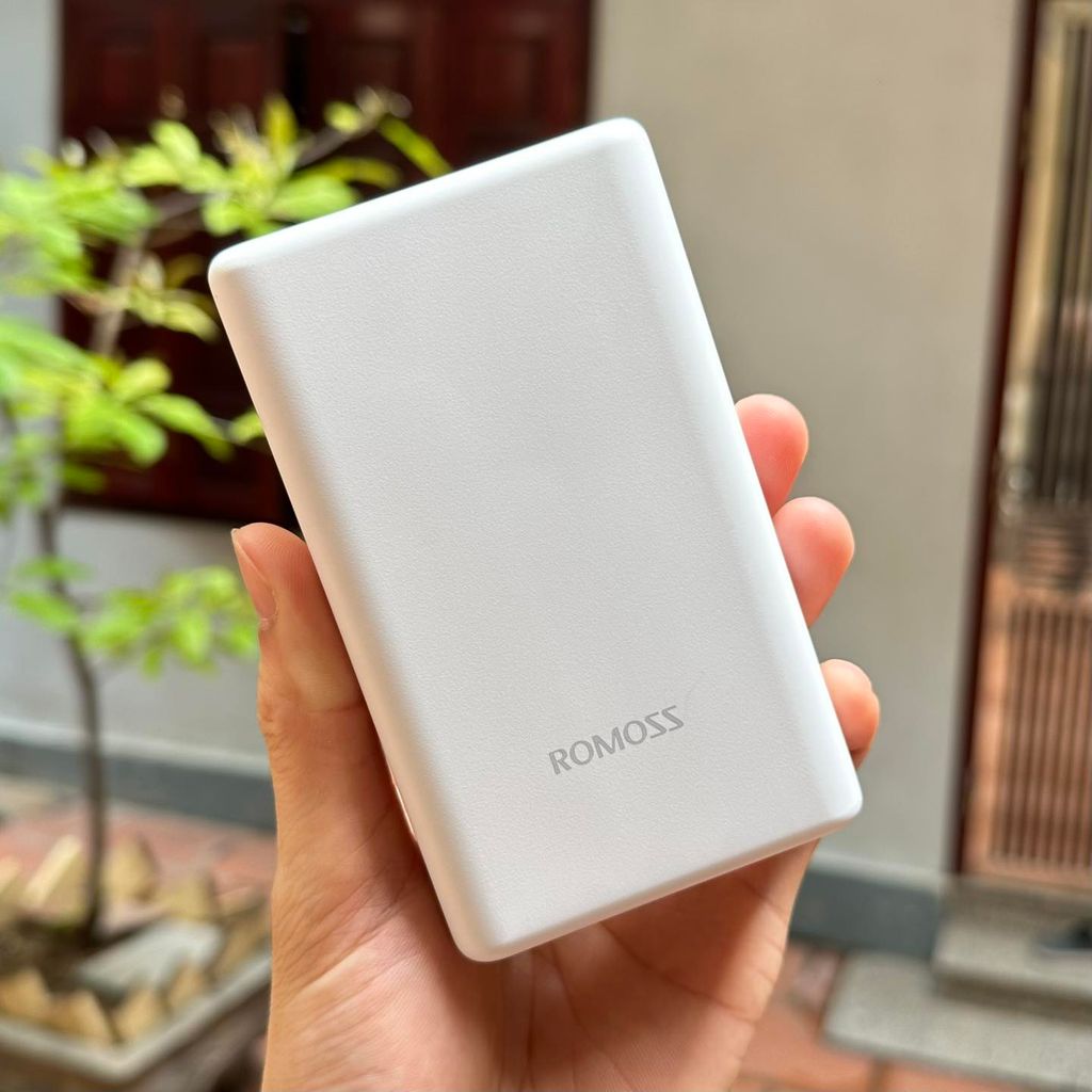 Pin Dự Phòng Romoss AC20 20.000mAh, liền sẵn 2 cáp sạc nhanh ip 20w +type C 22.5w, hộp carton