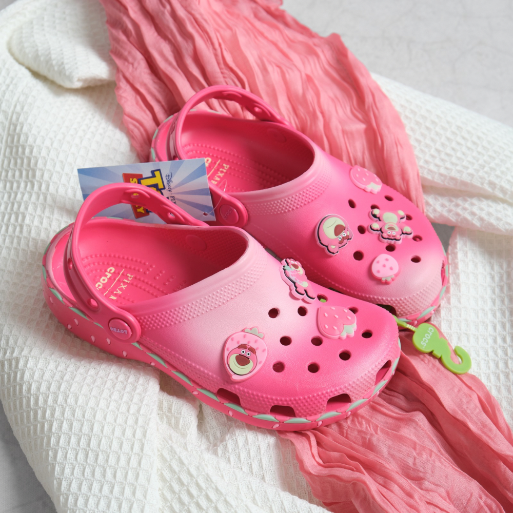 Giày, Dép Sục Nữ CROCS x LOSTO Gấu Dâu Màu Hồng