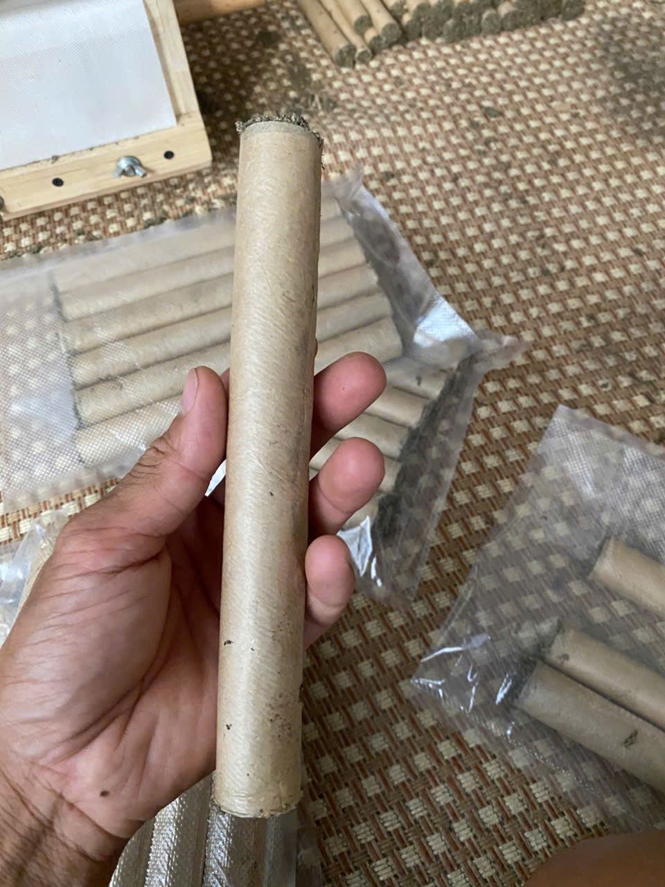 Thanh điếu ngải cứu ta cỡ đại nguyên chất 100% cuốn tay thủ công dùng hơ xông nhà cửa và diện chuẩn