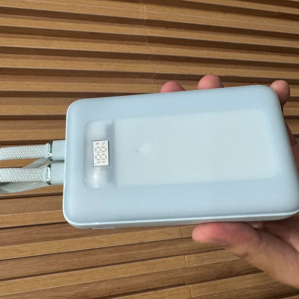 Pin dự phòng 20.000mAh sạc nhanh 45w kèm 2 cáp chưa in logo, ko hộp ( nhà máy Anker )