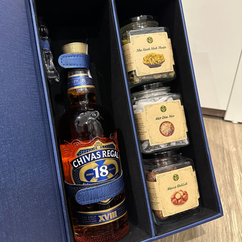 (Set Quà Tết) Set tửu hạt Chivas 12, Chivas 18
