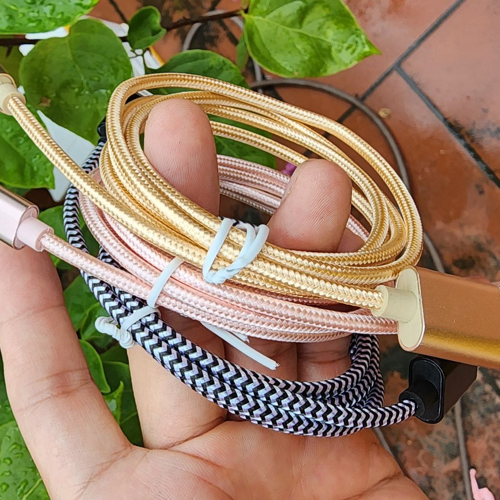 Dây sạc lightning dù đóng túi