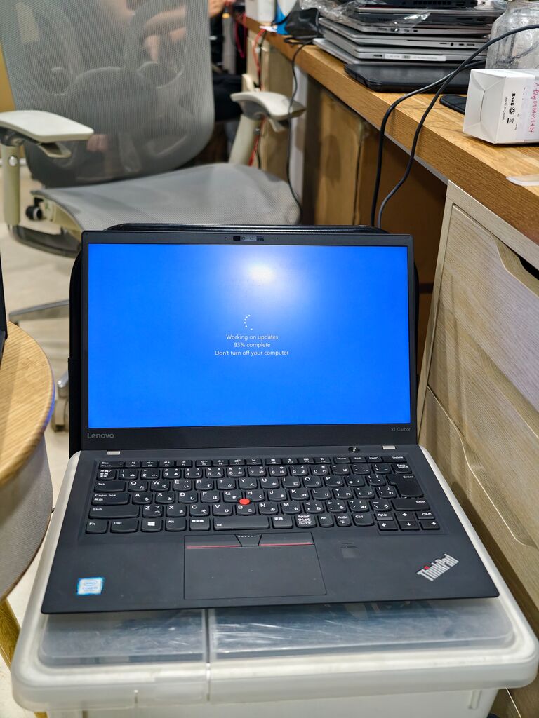 Laptop Lenovo Thinkpad X1 Carbon Gen 5, chip i5 7200U 8/128.