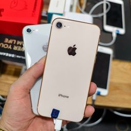 Iphone 8 64gb zin, hình thức khá, tặng sạc cáp 20w ngon, note màu khi mua