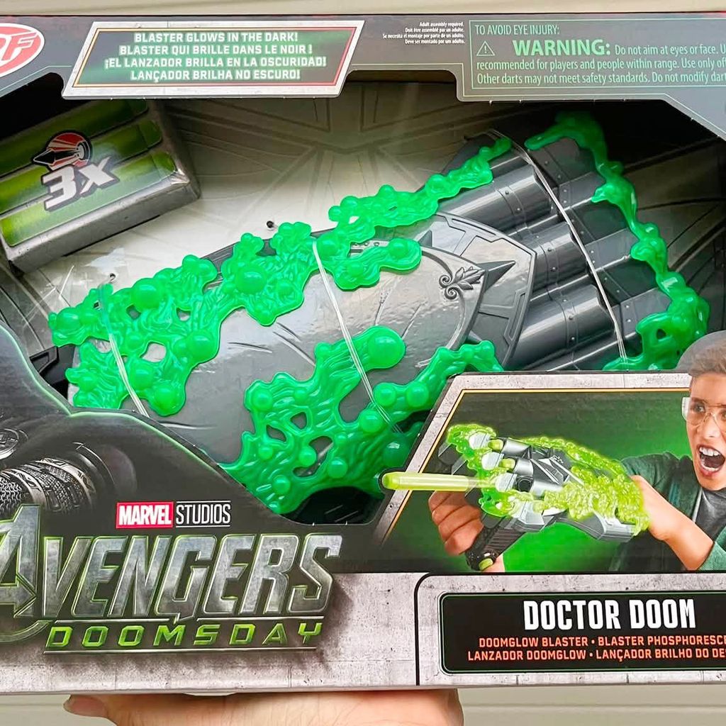 Đồ Chơi Súng Avengers Chính Hãng Xịn -KT0189- Đeo Cổ Tay Bắn Đạn Nhựa Doctor Doom Doomglow Blaster 