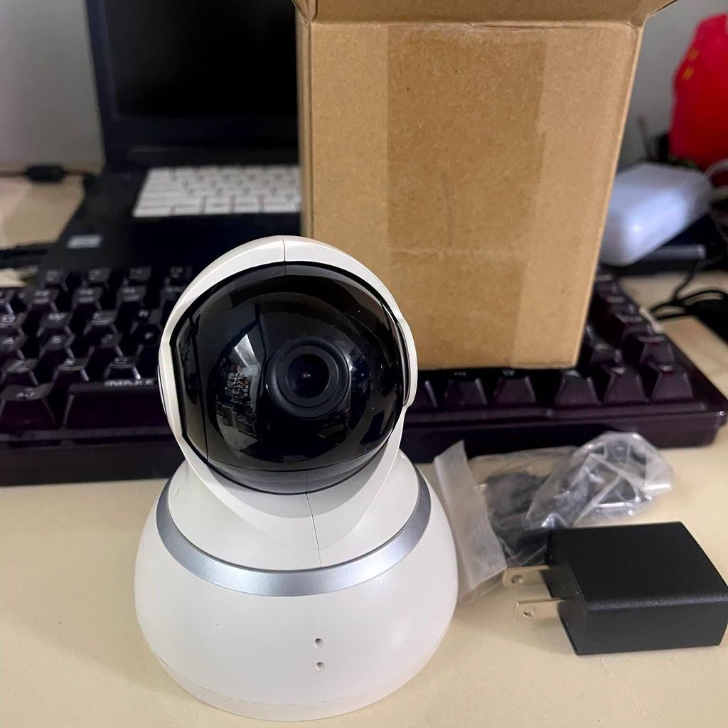 Camera xoay Xiaomi Yi Dome 1080p bản quốc tế màu trắng - hộp giấy