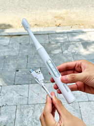 Bàn chải điện MINISO, chống nước IPX7, 3 chế độ, rung sóng âm