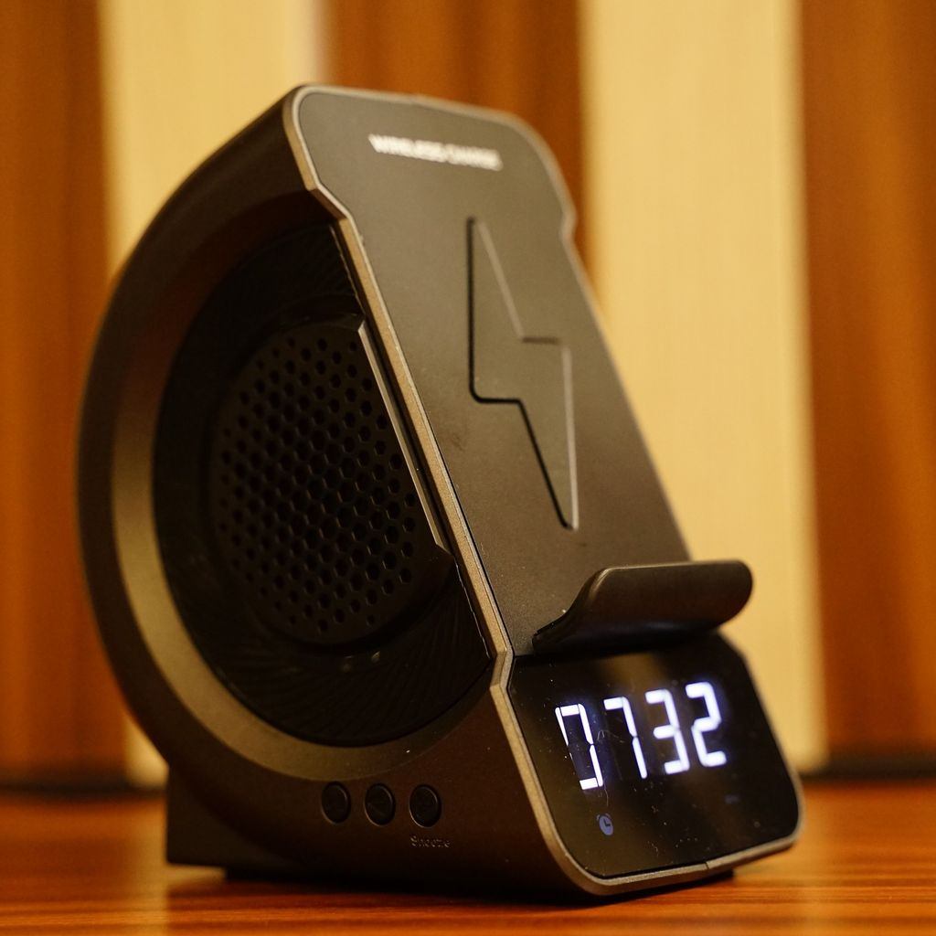 Loa bluetooth iHi SM02 kiêm sạc