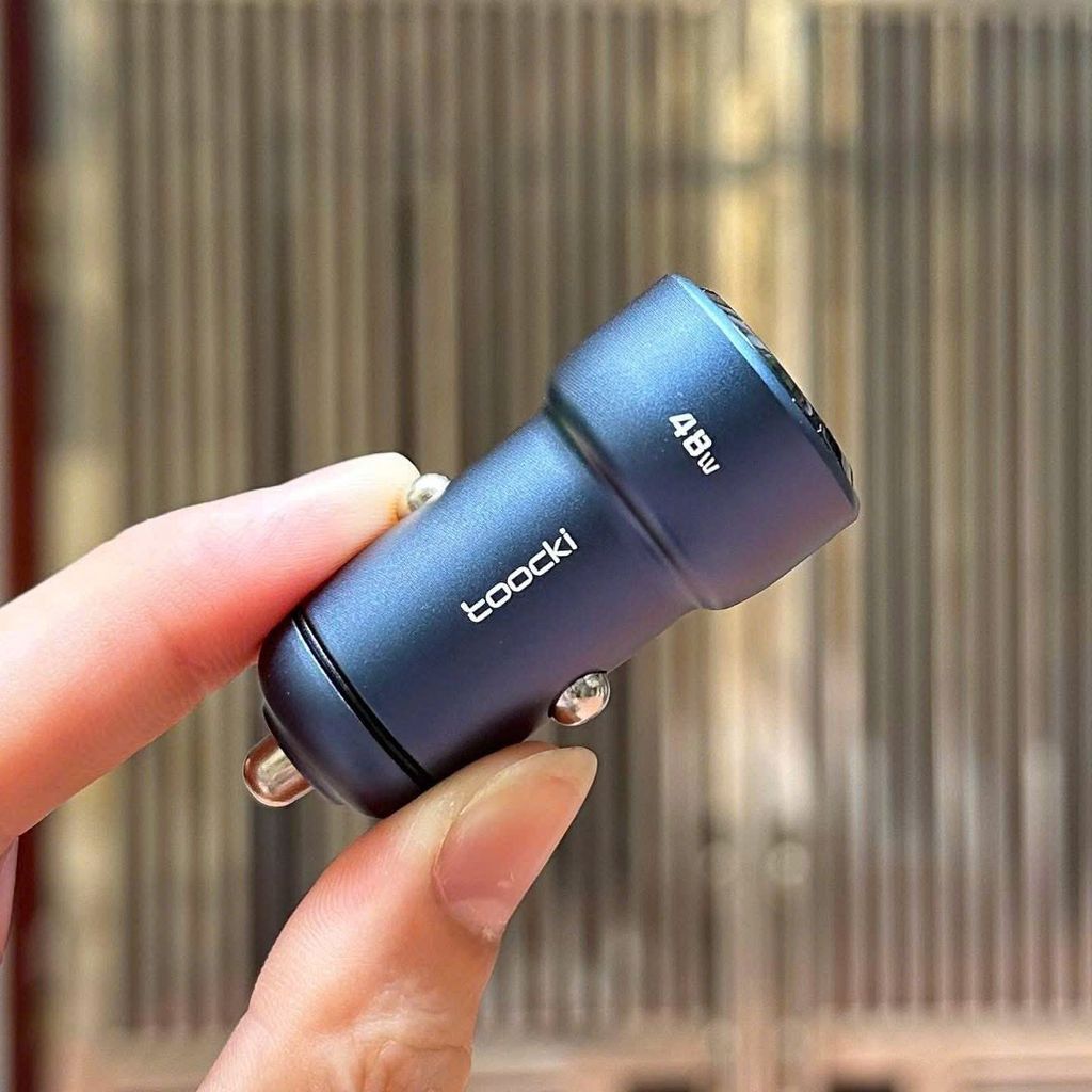 Sạc xe hơi 48W, 2 cổng USB-A + USB-C Toocki