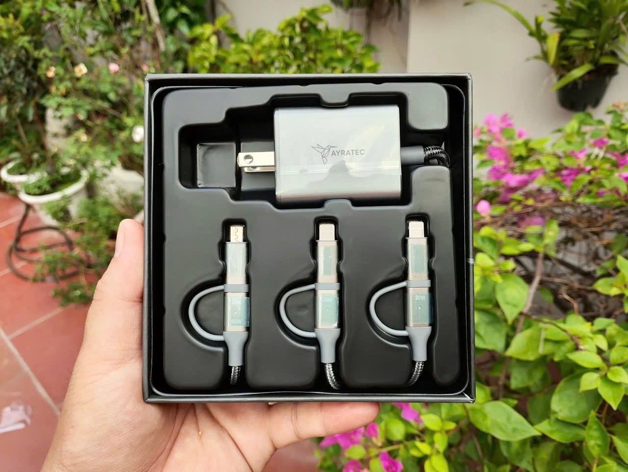 Sạc nhanh 65W AyraTec Infinity liền 3 dây cáp