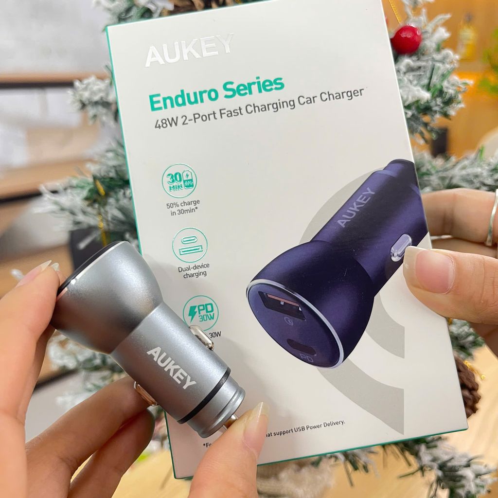 Tẩu sạc nhanh 48W cho xe hơi hãng AUKEY CC-Y48