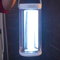 Đèn tích điện năng lượng mặt trời JUNELEO