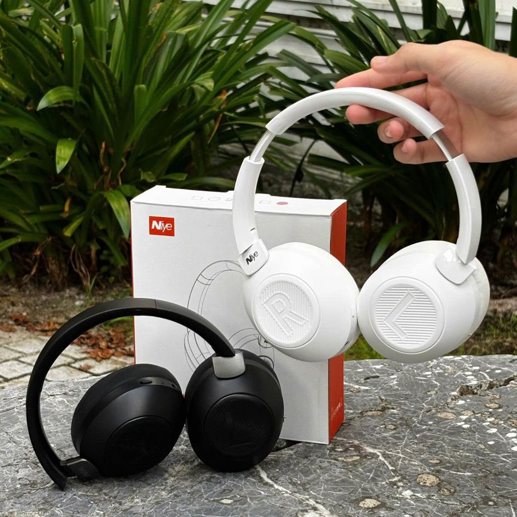 •: Tai nghe Bluetooth K5 chính hãng ( Random mầu )