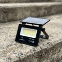 Đèn tích điện năng lượng mặt trời novatech 10w, chống nước ipx65