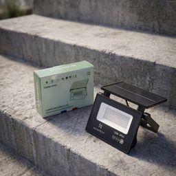 Đèn tích điện năng lượng mặt trời novatech 10w, chống nước ipx65