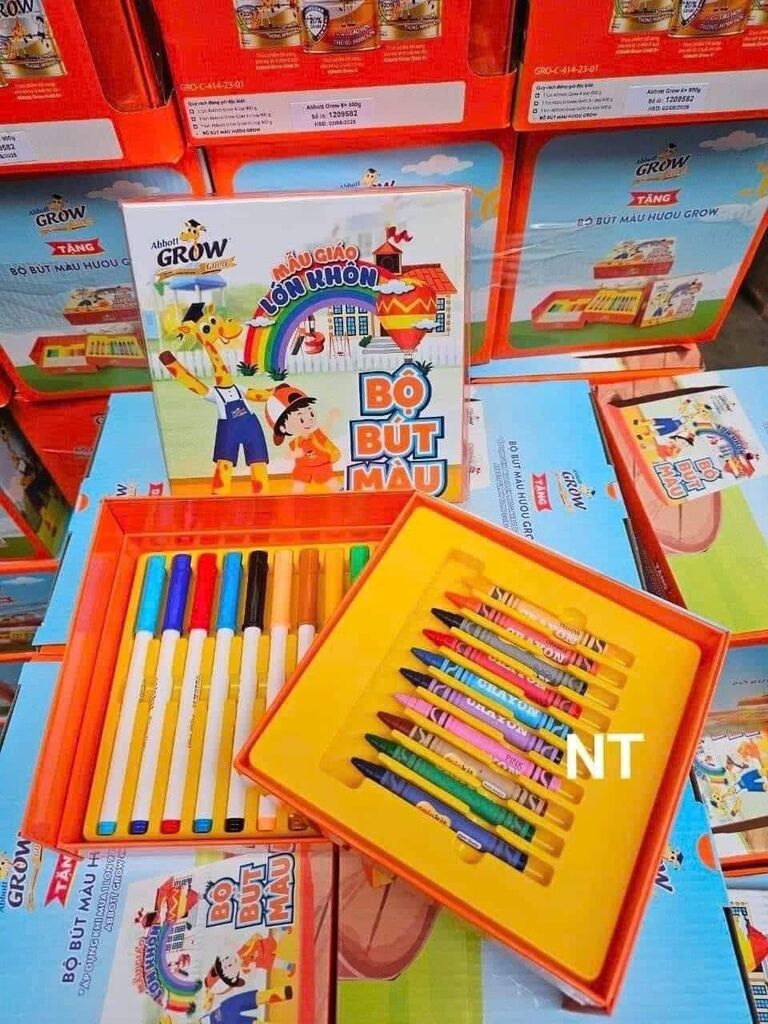 Hộp Màu 2 tầng km,20 chi tiết