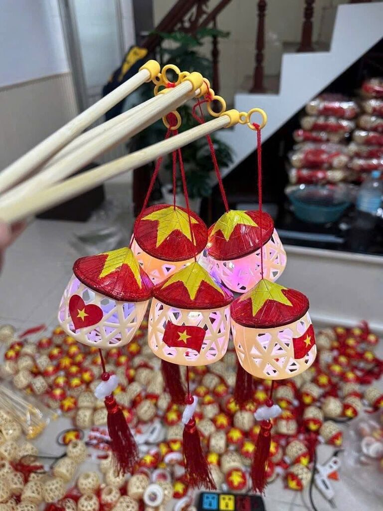 ĐÈN LỒNG TRE CỜ TỔ QUỐC - Ảnh 4