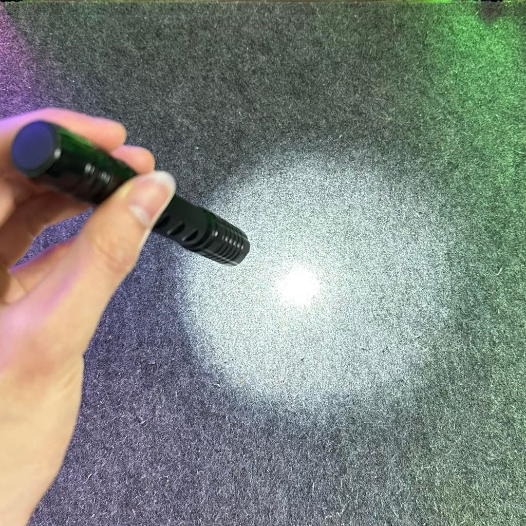 Đèn pin cầm tay hợp kim nhôm. - Ảnh 3