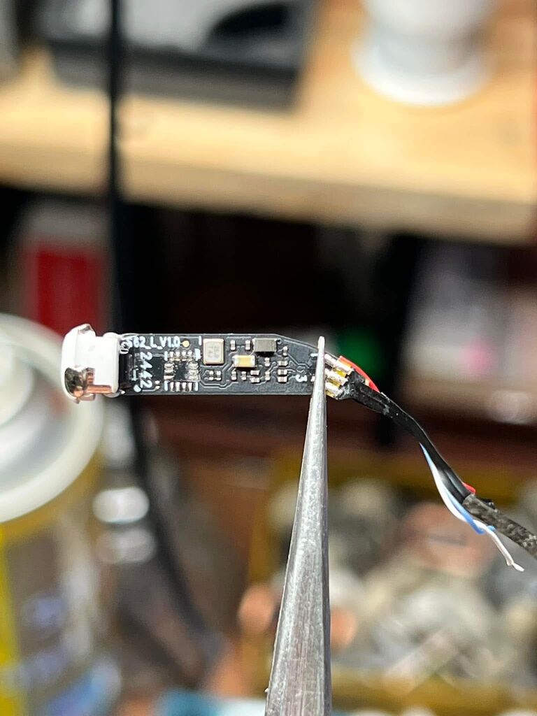 Tai nghe airpods 4 hổ vằn chip 1563e fake - Ảnh 6