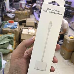 Bộ chia tai nghe + sạc Lightning