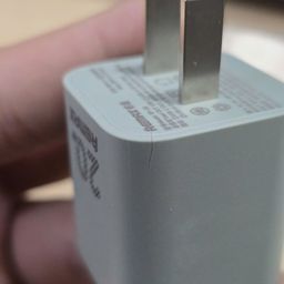 Củ sạc nhanh 20W 1 cổng USB 1 cổng typeC REMAX RP-U8 -Bị nứt chân chim nhỏ ở vỏ