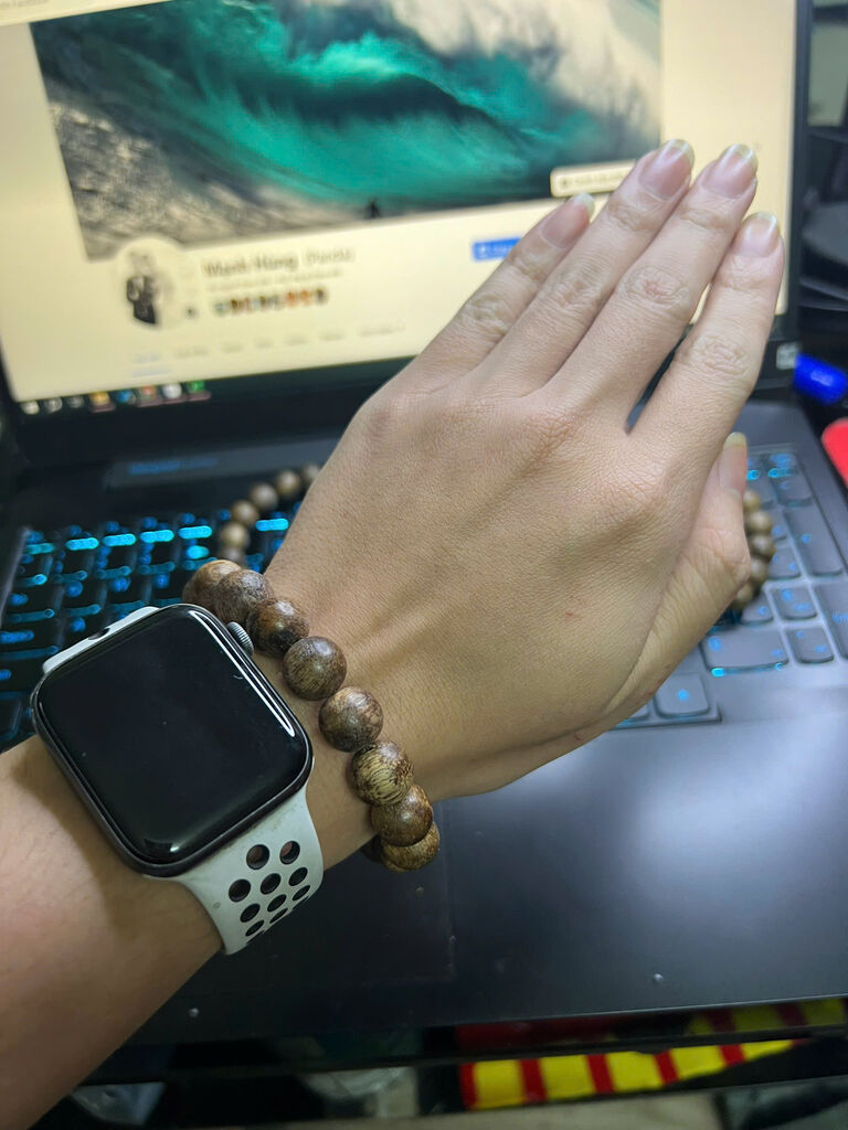 Vòng tay trầm hương tốc