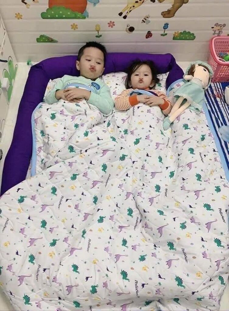 Bộ chăn ga kèm mền pediSure - Ảnh 2