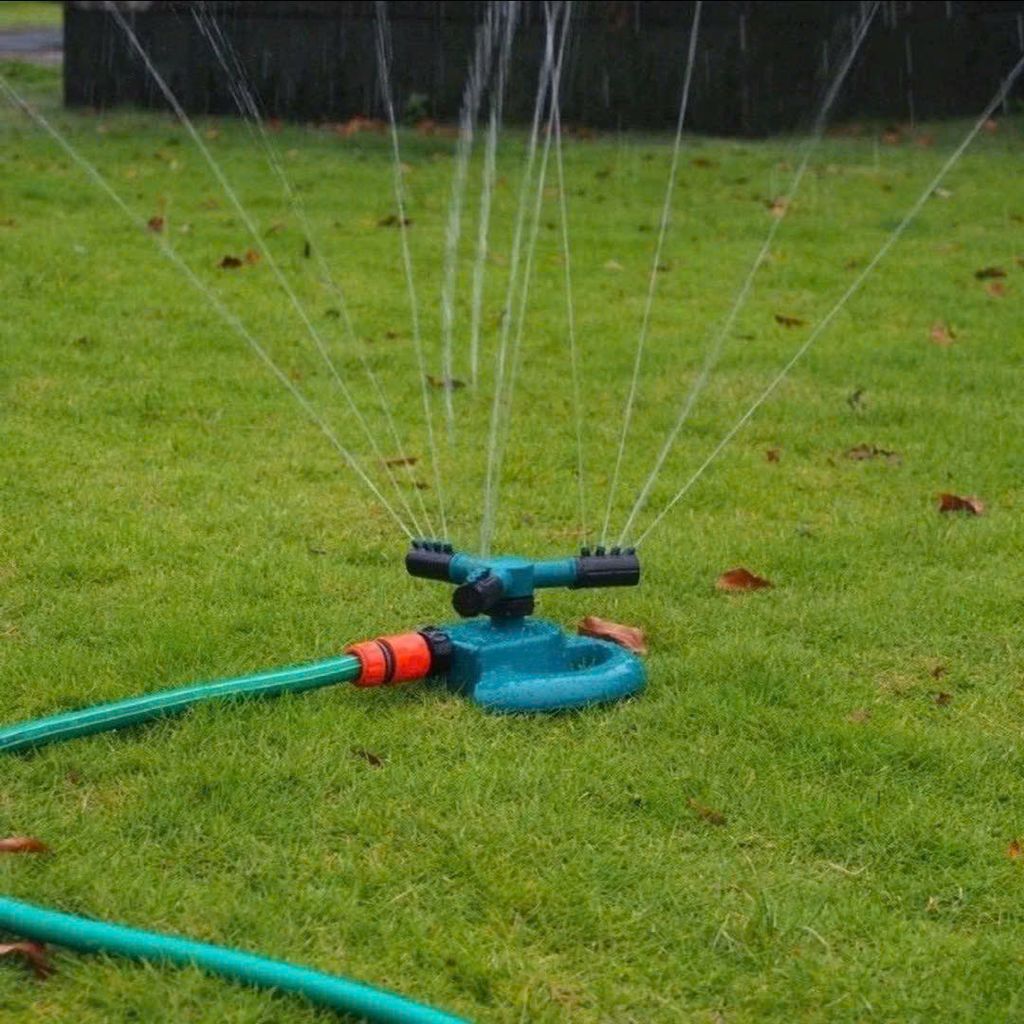 vòi tưới cây xoay 360 độ 