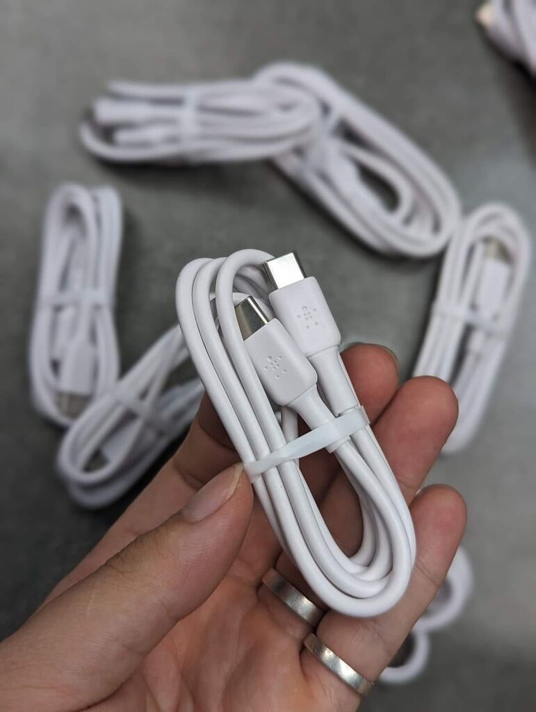 Cáp sạc BELKIN 60W chân C to C dài 1m , vỏ nhựa, Không hộp