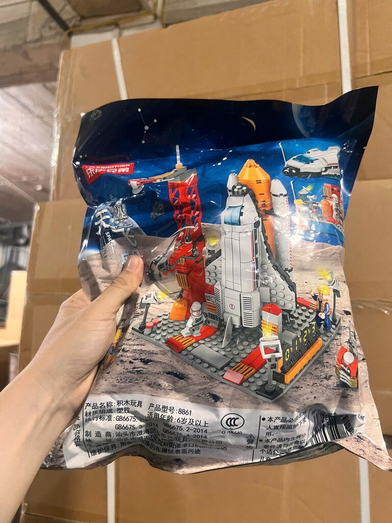 Đồ chơi lắp ghép vũ trụ xanh/ đỏ  - Ảnh 3