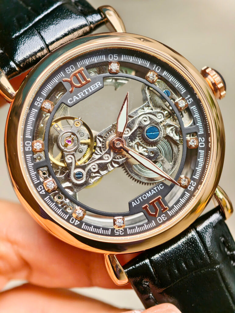 Đồng hồ cartier fake kiểu dáng độc lạ, lộ cơ 2 mặt, ảnh thật