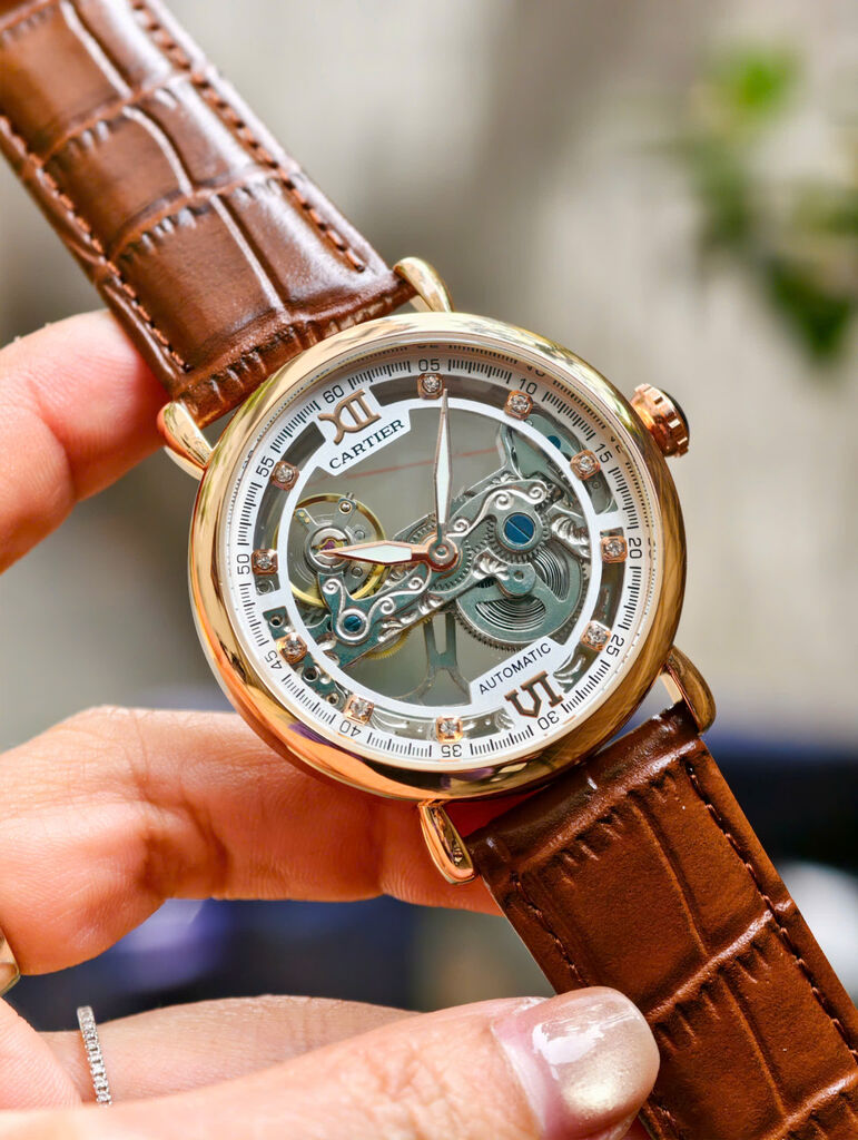 Đồng hồ cartier fake kiểu dáng độc lạ, lộ cơ 2 mặt, ảnh thật