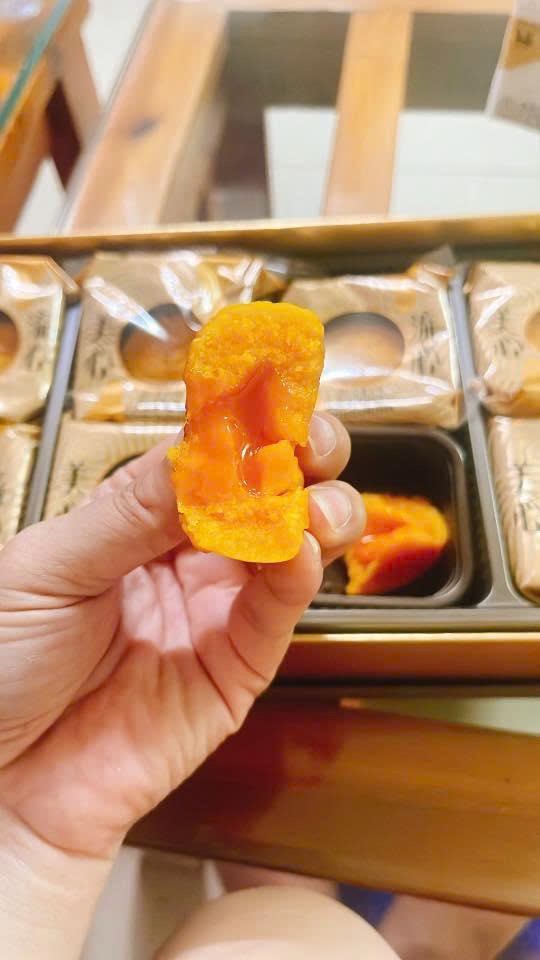 Bánh trung thu lava trứng chảy  mẫu mới 2025  - Ảnh 3