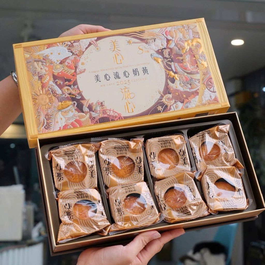 Bánh trung thu lava trứng chảy  mẫu mới 2025