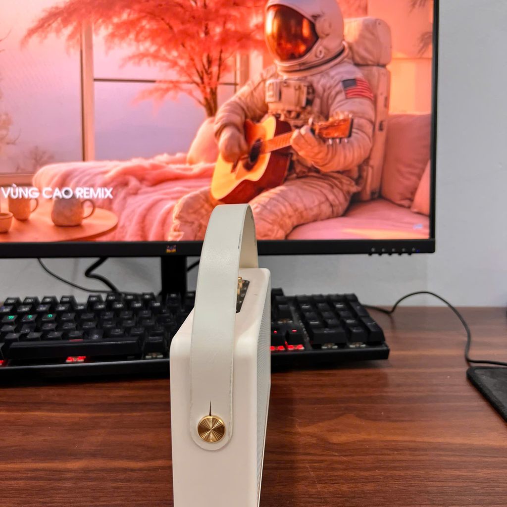 (Thanh lý) Loa Bluetooth M18 Mini, bass siêu căng, Công suất 10w  giao màu ngẫu nhiên - Ảnh 4