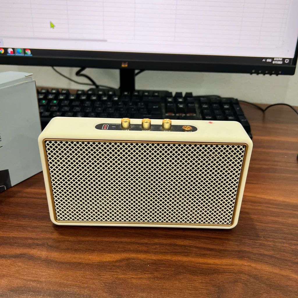 (Thanh lý) Loa Bluetooth M18 Mini, bass siêu căng, Công suất 10w  giao màu ngẫu nhiên - Ảnh 2